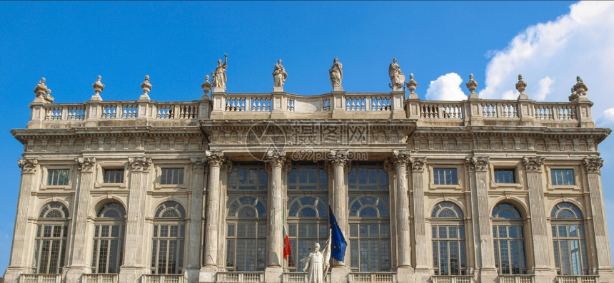 意大利都灵卡斯特罗广场的马达玛宫皇宫