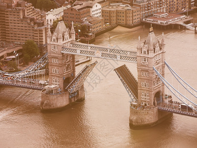 英国伦敦塔桥的虚拟空中观视图片