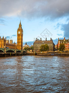威斯敏斯特大桥HDR高动态范围的HDR威斯敏斯特桥全景与议会大厦和大本钟在英国伦敦图片