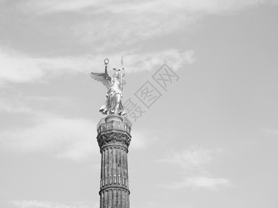 德国柏林蒂尔加滕公园黑色和白的天使雕像图片