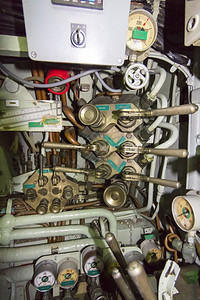 旧潜艇的调整和控制板图片