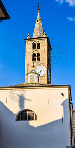 奥斯塔的HDR大教堂高动态范围HDR奥斯塔大教堂又名圣玛丽亚阿桑塔和圣乔瓦尼巴蒂斯塔教堂在奥斯塔意大利背景图片