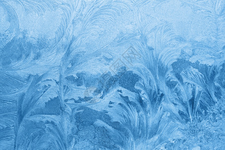 冬季玻璃上的冰形态图片