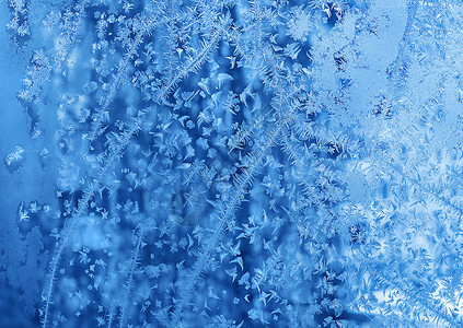 冬季玻璃上美丽的自然蓝冰图片