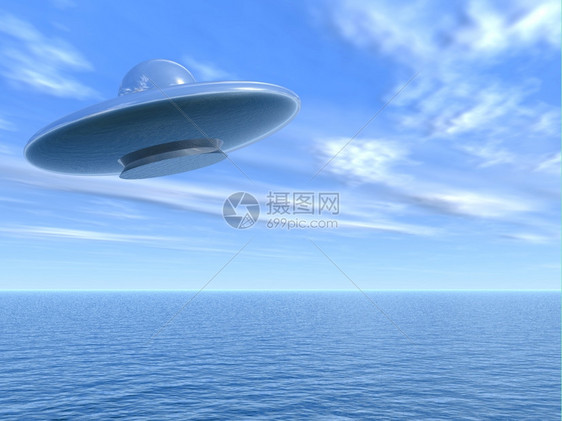 飞在海面上空的UFO飞向海面上自一奇妙的反射材料图片