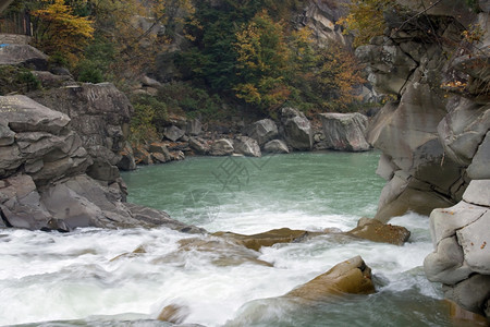 秋山河与一些瀑布图片