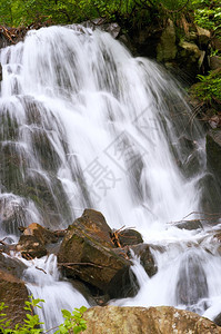 夏季山瀑图片