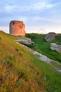 古克里米亚堡垒乌克兰里米亚塞瓦斯托波尔镇附近的夏季日落景图片