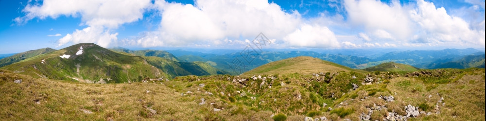 夏季山全景乌克兰喀尔巴阡山四针缝合图像图片
