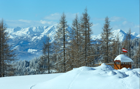 Dachstein山群奥地利的冬季阴暗景色图片