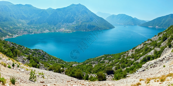 科托尔湾夏季全景黑山佩拉斯特镇海岸图片