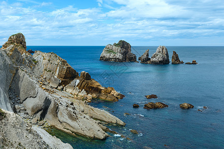 PortioBeach附近大西洋海岩石岸线皮亚拉戈斯坎塔布里亚西班牙图片