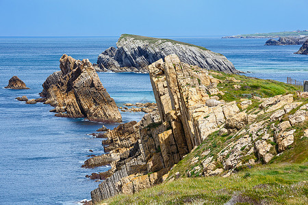 PortioBeach附近大西洋海岩石岸线皮亚拉戈斯坎塔布里亚西班牙图片