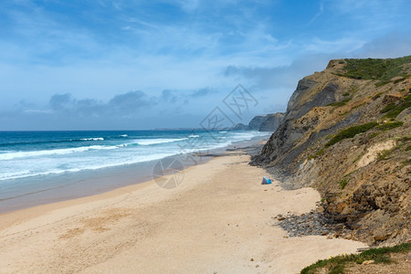 夏季大西洋海岸线景观葡萄牙阿尔加韦科多马海滩图片
