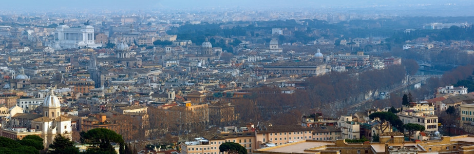 意大利罗马市顶级全景所有人都无法辨认背景图片
