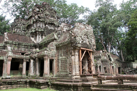 天津地标建筑柬埔寨吴哥AngkorTaProm寺庙入口处背景