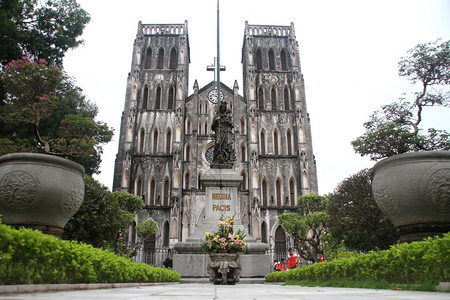 越南河内法国大灰色天主教堂图片