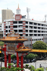 泰国曼谷唐人城门和高停车位图片