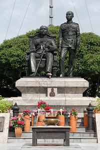 泰国曼谷朱拉隆功大学的罗摩五世和罗摩六世图片