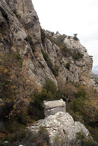 安塔利亚附近Termeressos的石棺和山峰图片