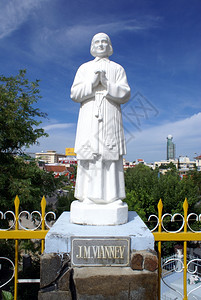 芽庄天堂湾越南芽庄JMVianney纪念碑背景