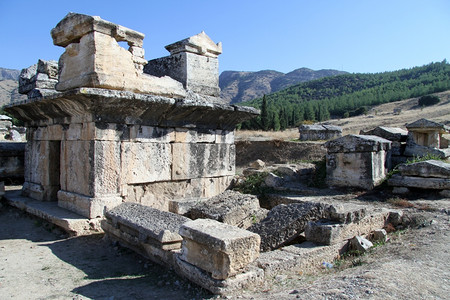 土耳其Hyerapolis大墓的废墟图片