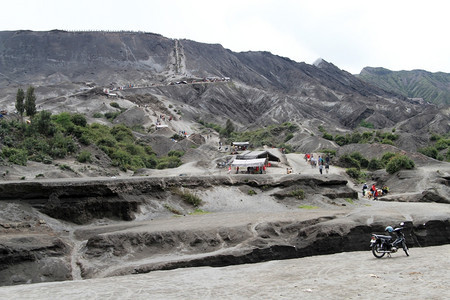 印度尼西亚民众对火山Bromo的看法图片