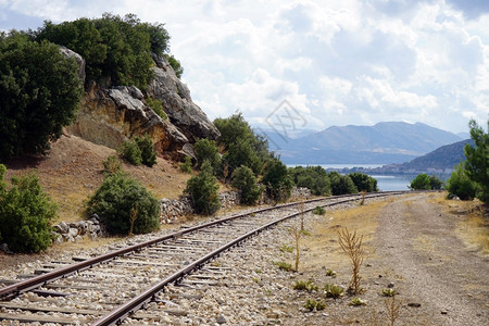 土耳其湖附近的铁路图片
