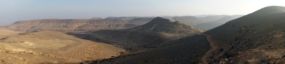 以色列内盖夫沙漠的足径图片