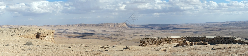以色列内盖夫沙漠的景点和雷蒙火山坑图片