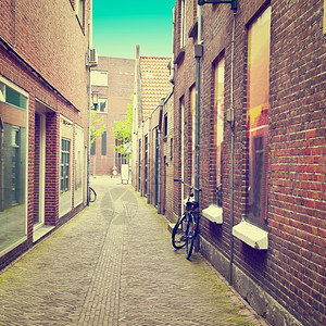 荷兰城市Amersfoort的狭小街回溯效应图片