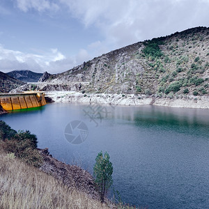 西班牙坎塔布里亚山电站大坝图片