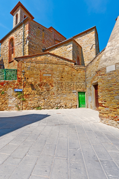 意大利中世纪市旧砖头教堂图片