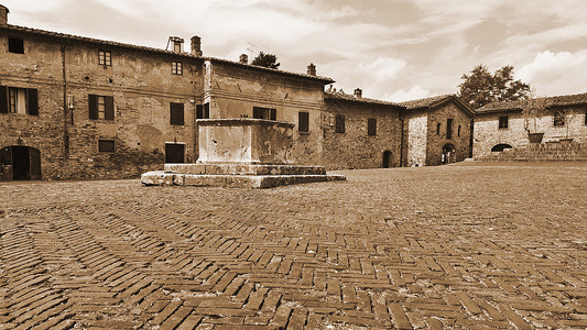 意大利中世纪吉米尼纳诺市广场古老的风格图片