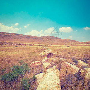 以色列撒玛利亚沙山上的大石头Instagram效果图片