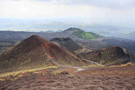 意大利西里Etna弹坑视图图片