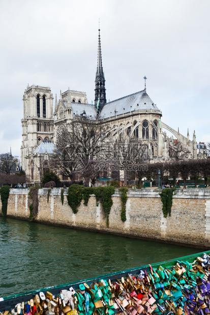 巴黎圣达美教堂图片
