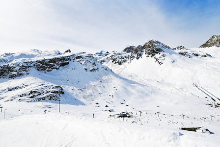 法国帕拉迪斯基地区蒂恩镇附近的雪山ValdIsereTignes图片