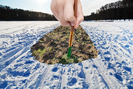 自然概念季节和天气变化夏季在沼泽地下雪图片