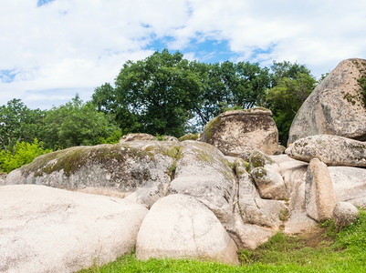 保加利亚Primorsko镇附近的古代色雷斯岩石保护区巨图片