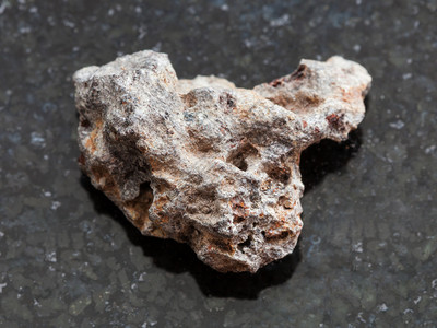 天然矿物岩标本深花岗底的原Basalt石图片