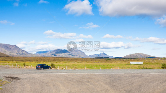 前往冰岛9月冰岛埃弗里雷克尔村附近的Laugarvatnsvegur乡村公路图片