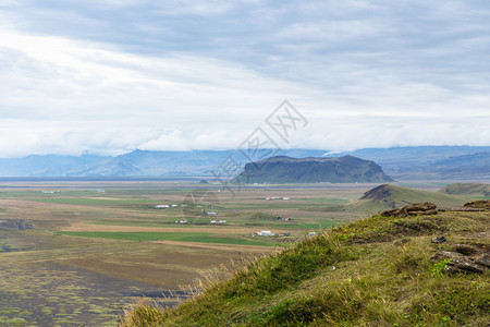 前往冰岛上图是9月卡特拉地质公园大西洋南岸VikIMyrdal村附近的Dyrholaey海角拍摄的索尔黑马法拉海岸图片