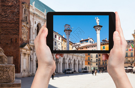 旅行概念意大利维琴扎市PiazzadeiSignoriPiazzaSignori在平板电脑上的旅游照片古迹图片