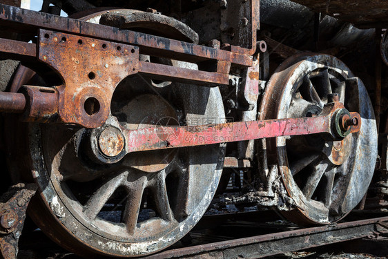 旧蒸汽机车轮关闭图片