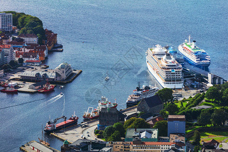 挪威卑尔根港口游轮图片