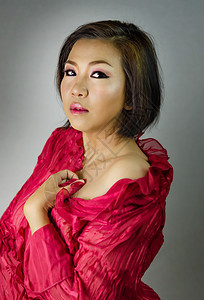 穿着红裙子的美丽亚洲女人美丽的亚洲女人图片