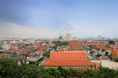 泰国著名的旅游景点Bangkok市的WatSakaet金山塔寺高视角图片