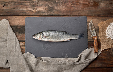 黑板上的鱼顶端视图海鲜高清图片素材