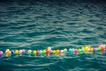 心形气球球在水的绳子上拍摄游戏背景